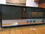 Vintage Philips Prestige tube radio