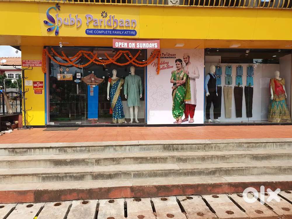 GARMENT SHOWROOM  
URGENTLY REQUIRE A SALESBOY