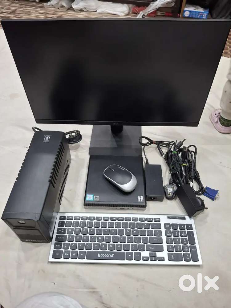 Pc complet 24 inch monitor only 3 month old