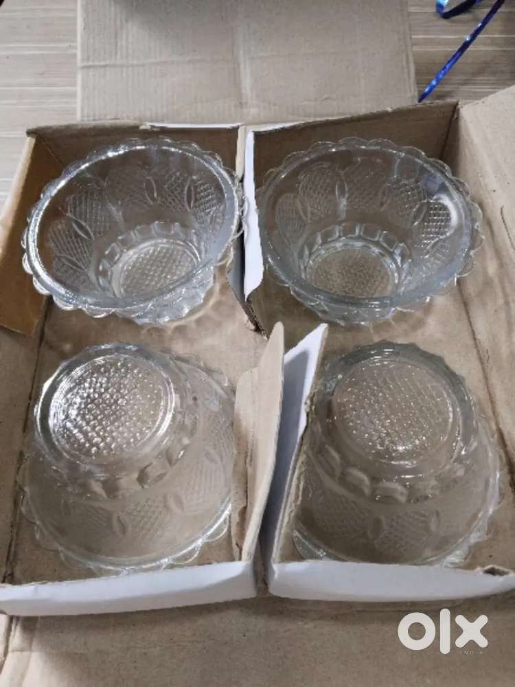 Glass Bowls set for sale.