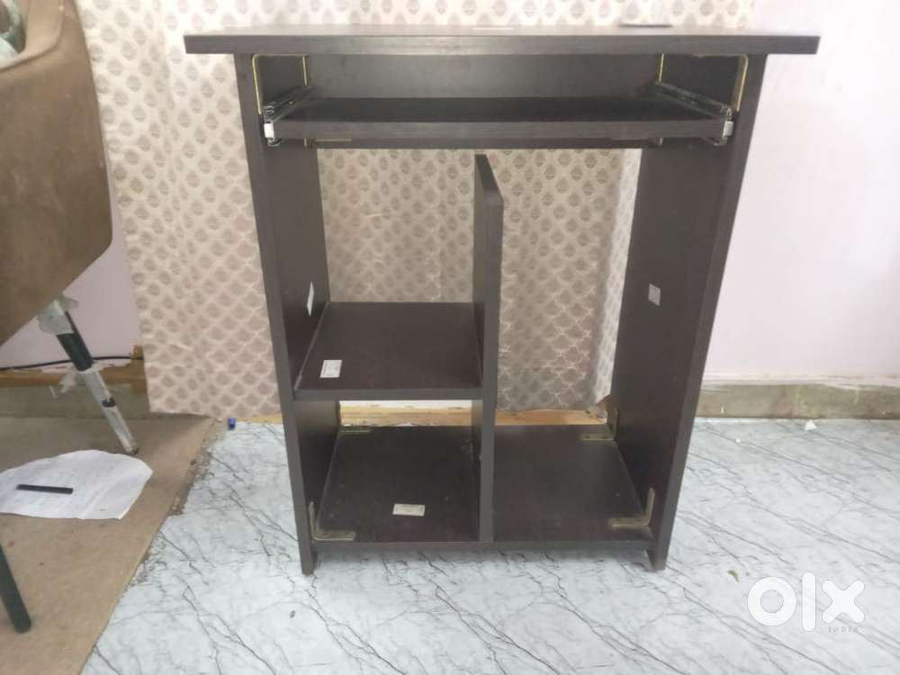 Desktop table computer table