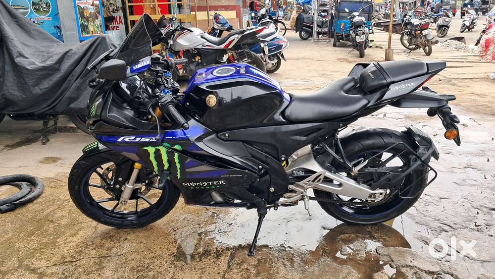 R15 M monster Edition 155cc sports bike argent sale