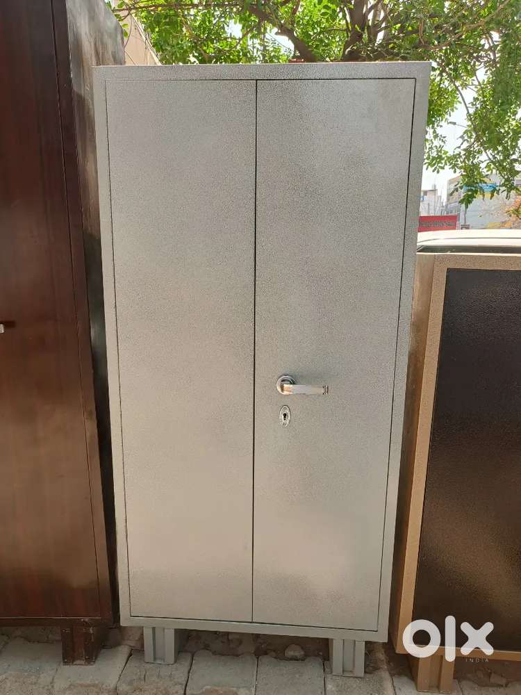 New metel almirah 5.5 ft height (Gurgaon sector 6