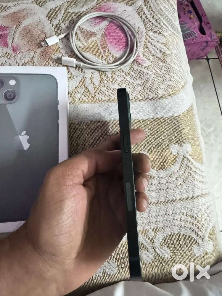 Urgent sell iphone 13