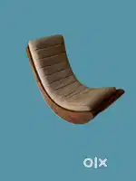 Floor lounge chair