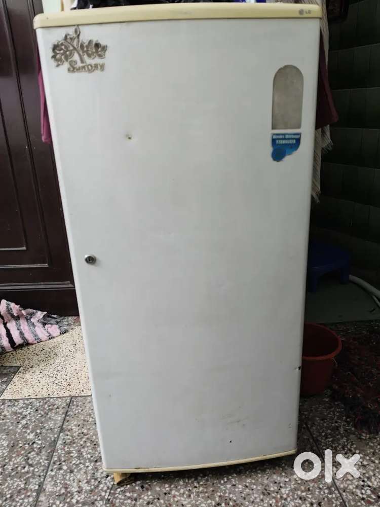 190 L single door Fridge.