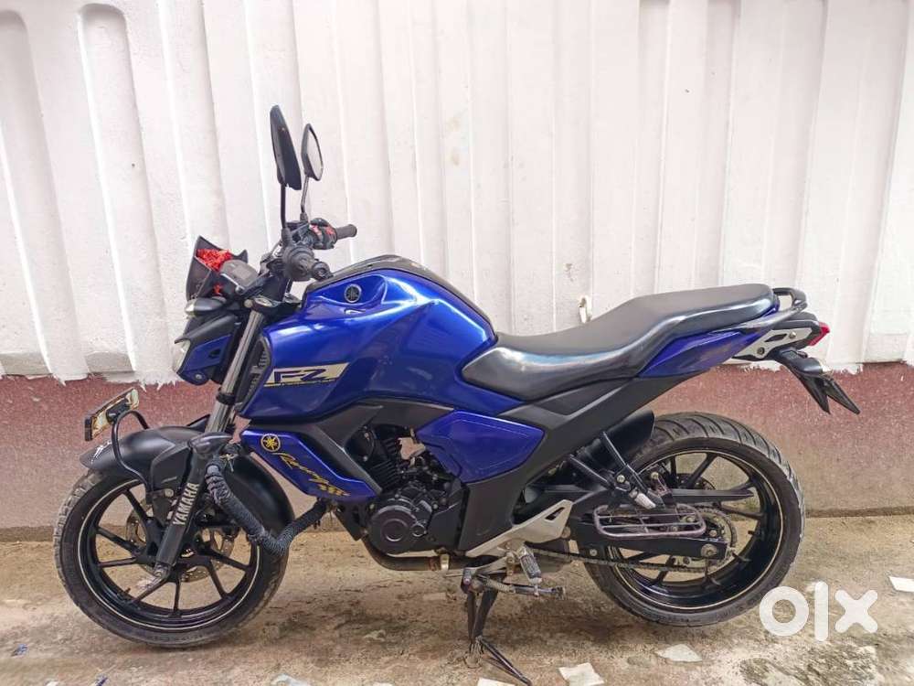 Yamaha FZ v 3