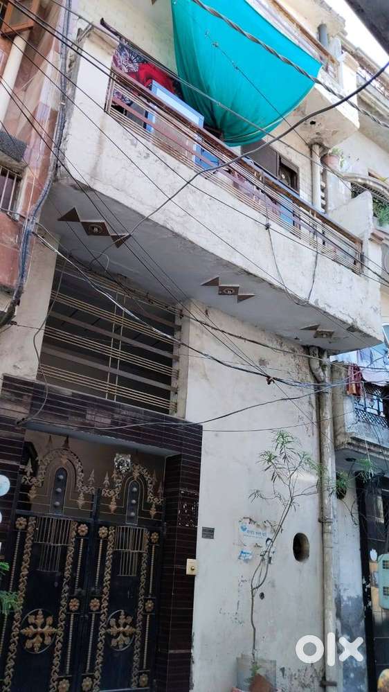 A SINGLE ROOM FOR A WORKIG BOY OR 2