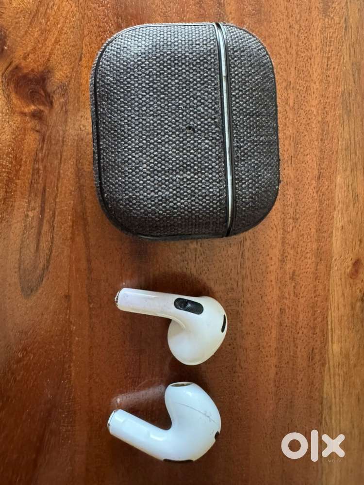 Apple Airpods 3 wireless charging case