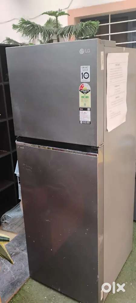1 yr old Lg 282 ltr double door fridge for sale