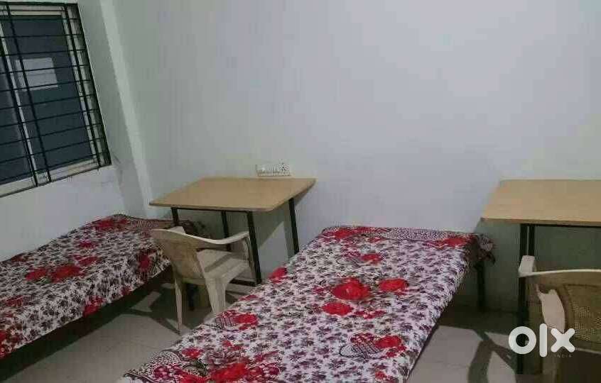 bharti nagar single furnished  room available  for boys