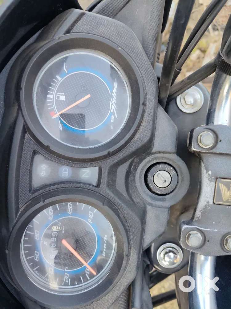 All new condition bike new tyre with all paper complete with insurance