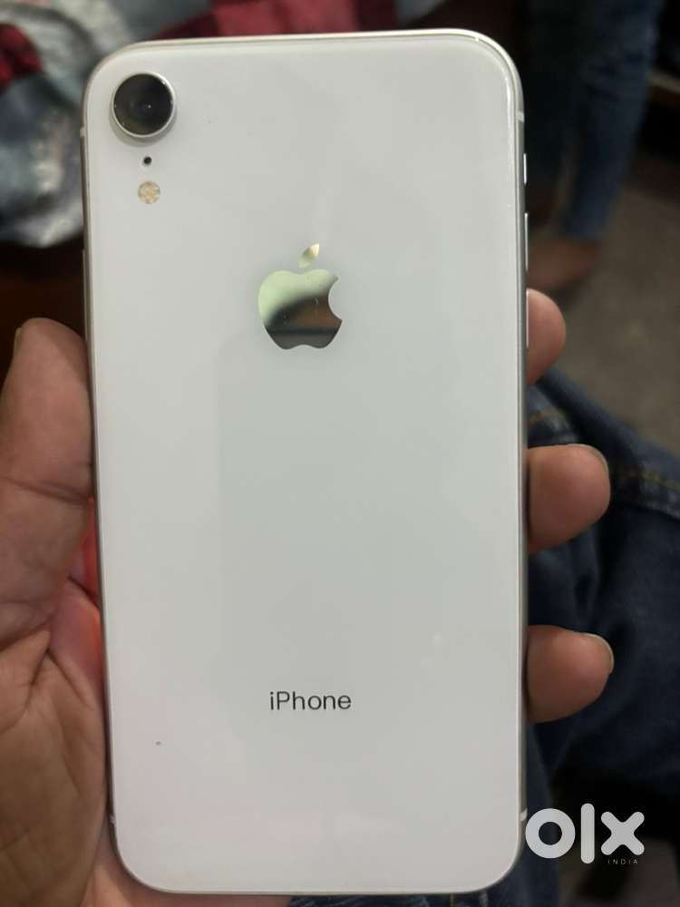 I phone Xr. 64 gb