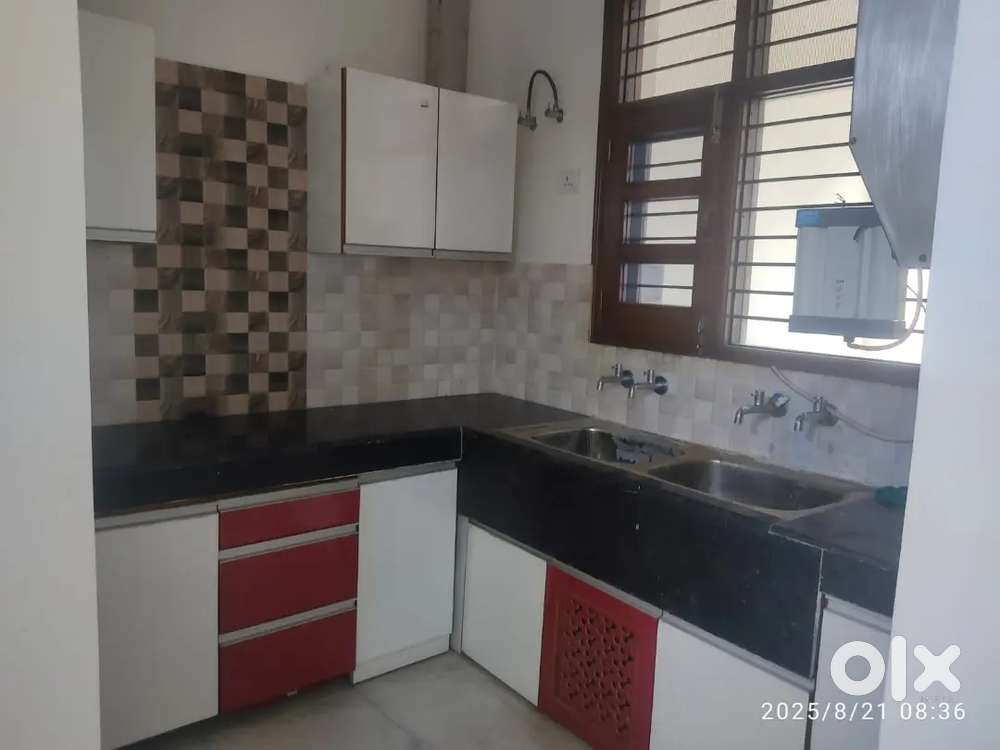 10 Marla first floor 2bedroom drwning dining sector 10 panchkula
