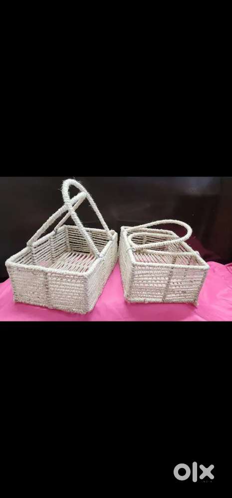 2 Unused jute baskets