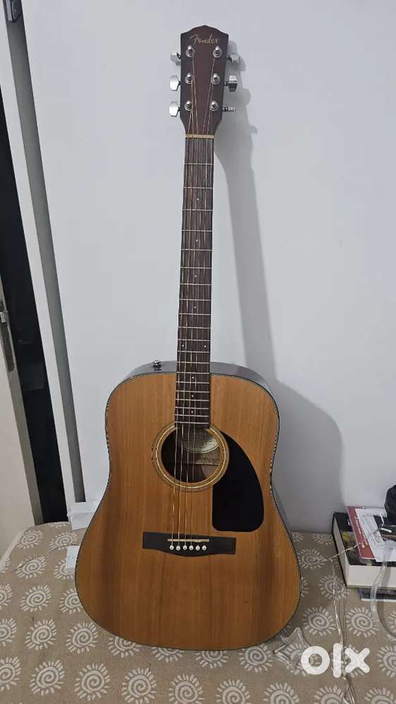 Fender CD-60 Dreadnought Acoustic Guitar in excellent condition