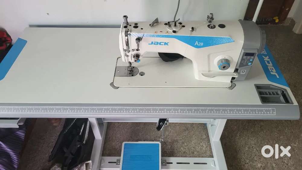 Jack A2B electric sewing machine