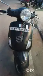 Selling my Vespa mat black