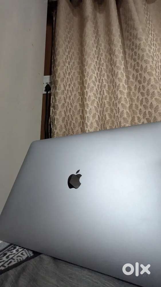 MacBook pro 2019 i7 (16/512)