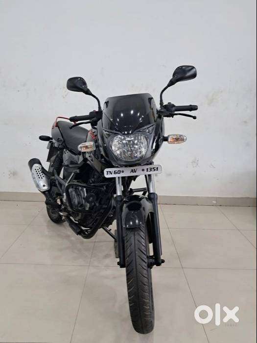 BAJAJ PULSAR 150 2019 BLACK COLOUR