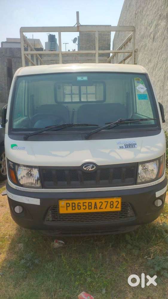 Negotiable M & Mahindra (supro minitruck CNG), MODEL - 2021, AGE- 4 +