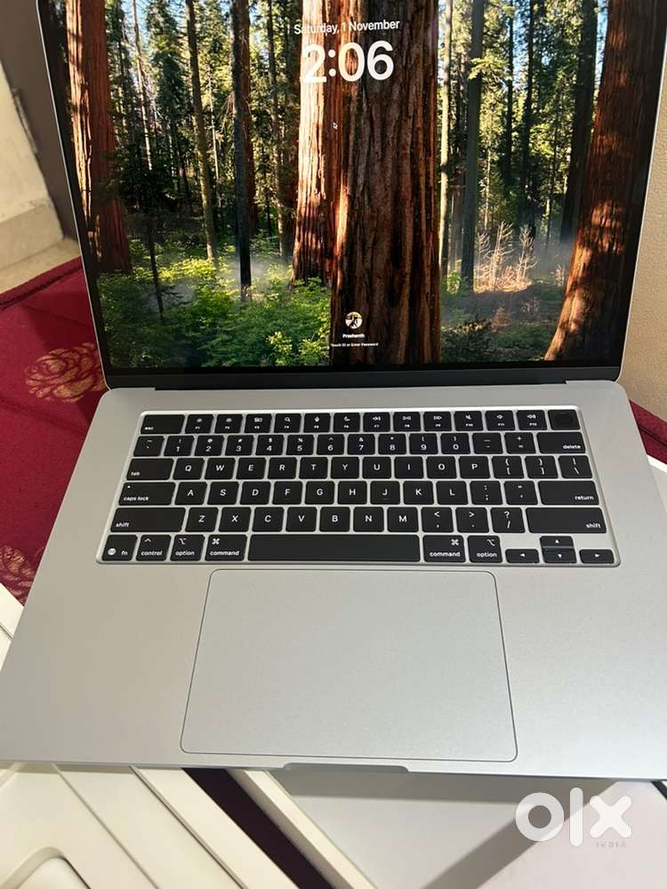 Apple MacBook Air 15” (M2, 16GB/512GB) – Mint Condition, Like New!