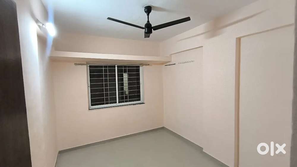 Flat on rent for batchlers