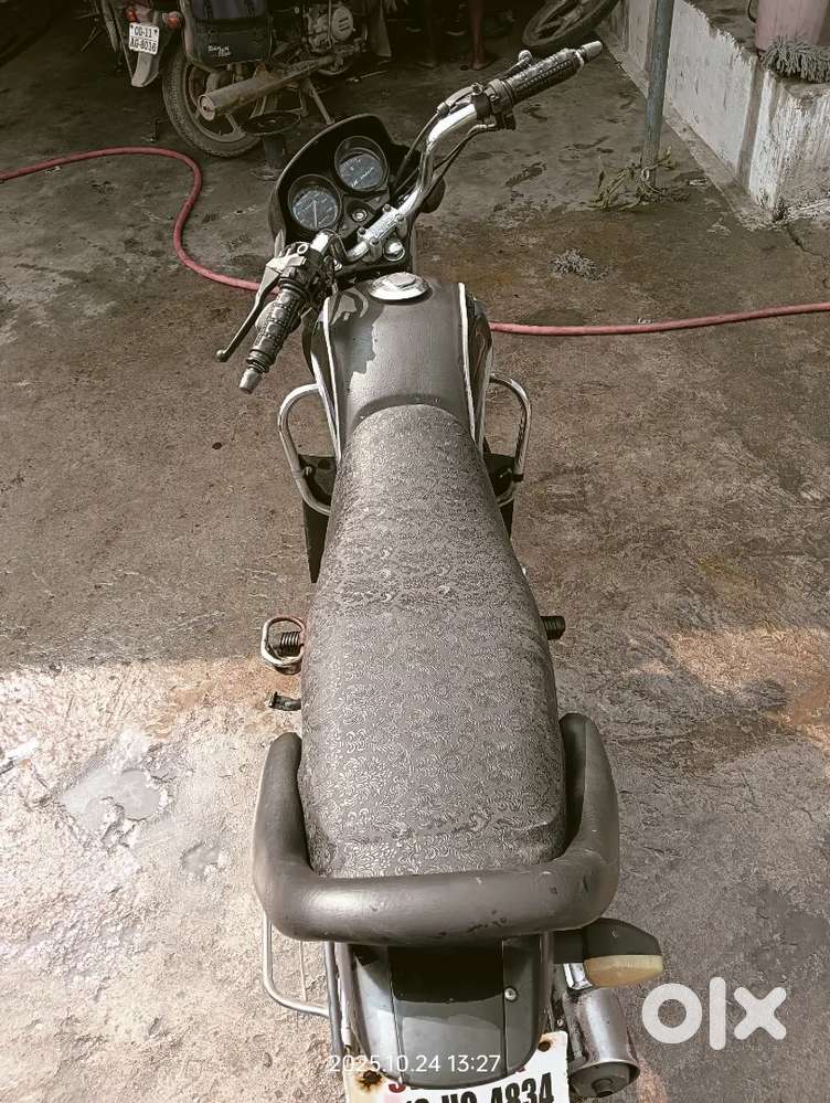 Hero HF Deluxe 2014-15 model