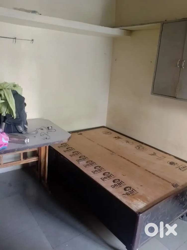 Room partner chiye urgent me rent 2000 he