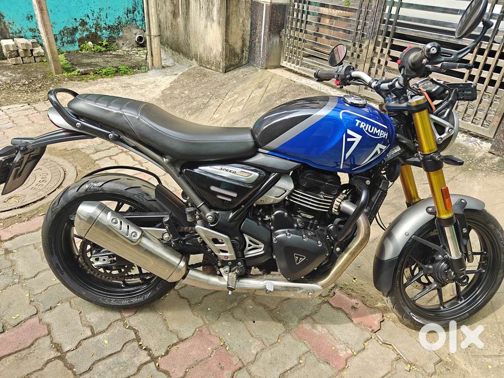 A BRAND NEW TRIUMPH SPEED 400