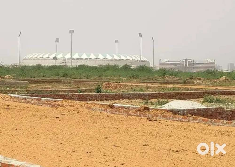 इकाना स्टेडियम के नजदीक आवासीय प्लॉट बैंक लोन नगर निगम