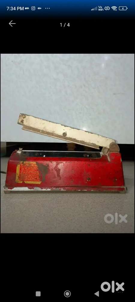 Hand sealing machine