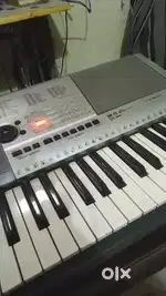 Yahama  1425 piyno keybord vadia conditions  with apduper