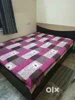 Queen size bed price is 10000