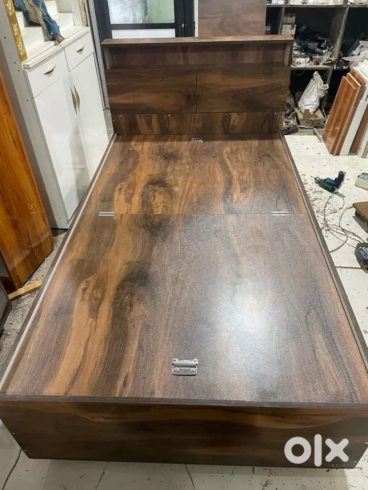 Diwan bed with dual storage