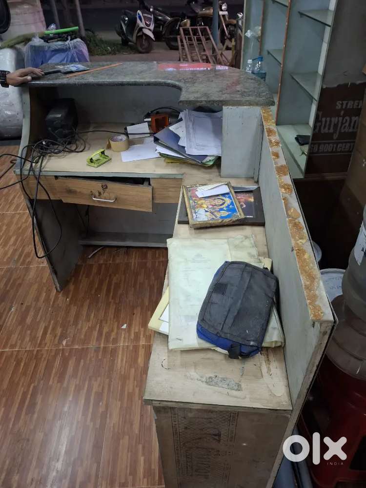 Shop counter table