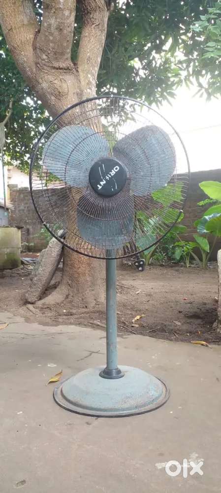 STAND FAN AND EXIT FAN