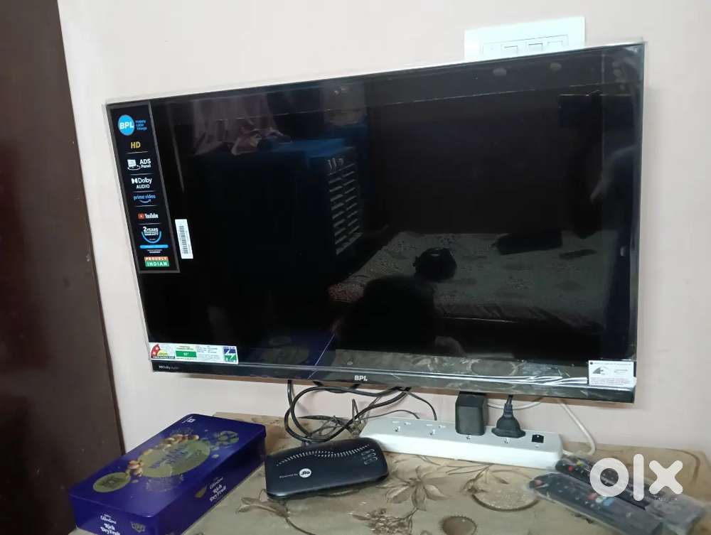 5 months old branded TV
