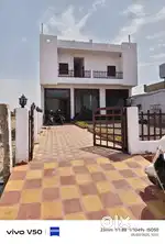 Five room ka gest house garden Restaurant rent per available hai