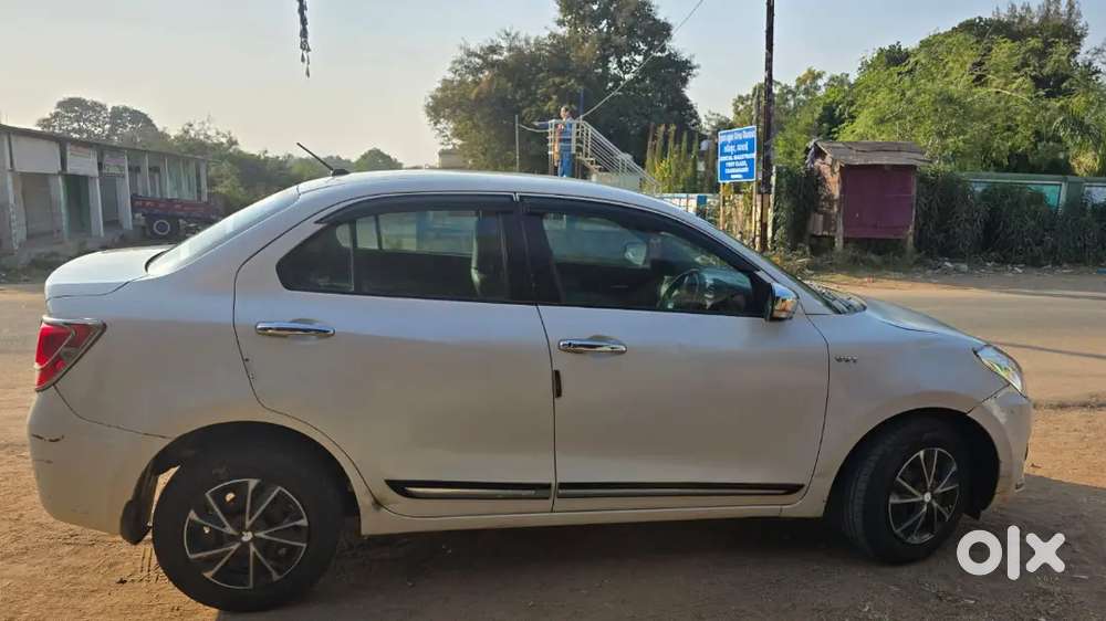 Maruti Suzuki Dzire 2017 Petrol Well Maintained