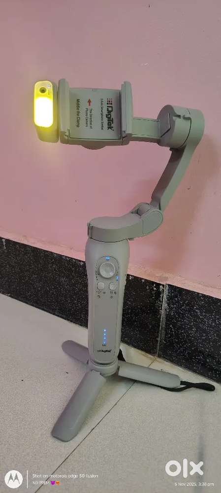 DIGITAK 007 F AI 3 AXIS SMART MOBILE GIMBAL