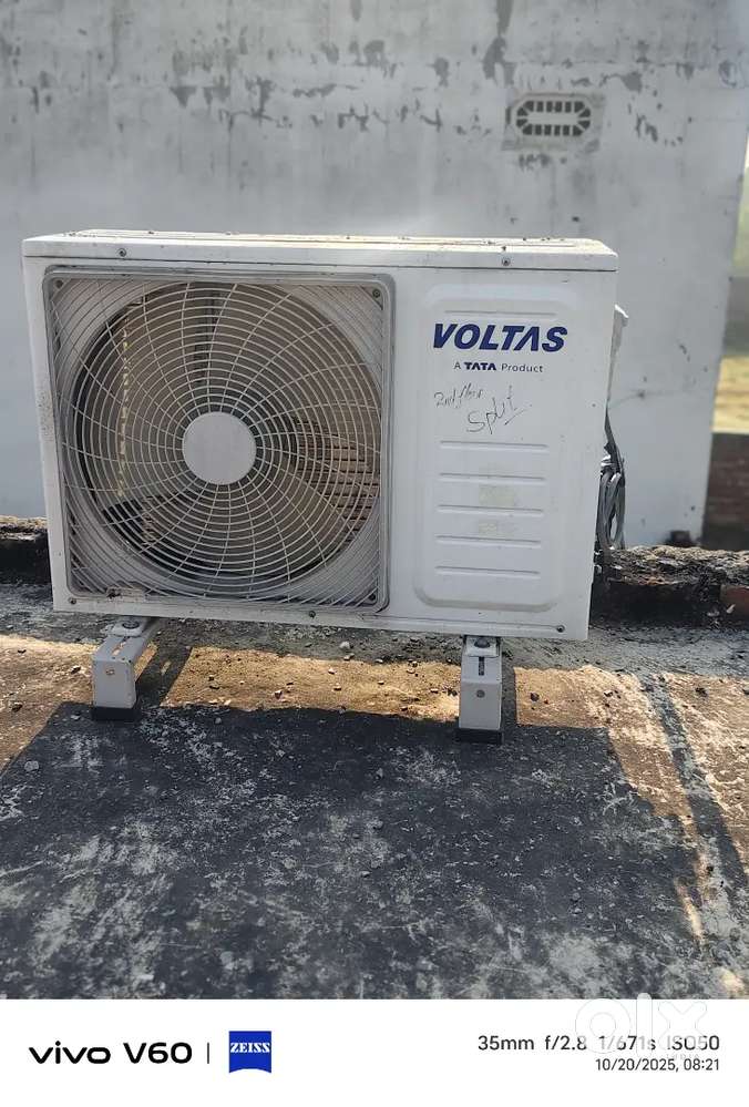 Voltas split AC