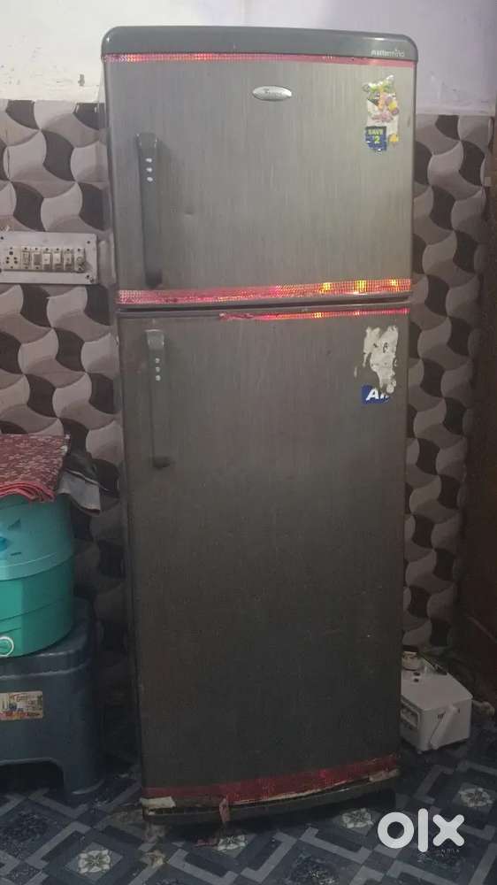 Fridge good condition 5 years old Company (whirphool)