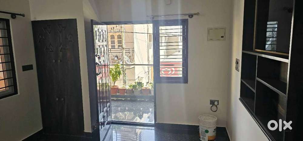 2BHK builder floor for LEASE in BASAVESHWAR NAGAR US935