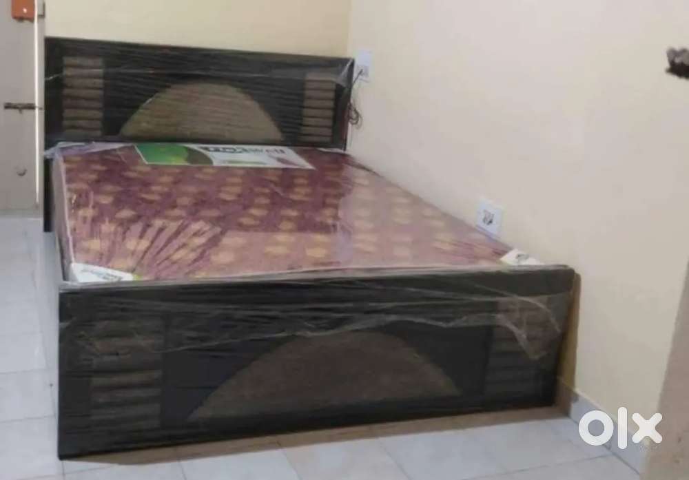 New queen size Pln cot with mattress in wholesale price cod available