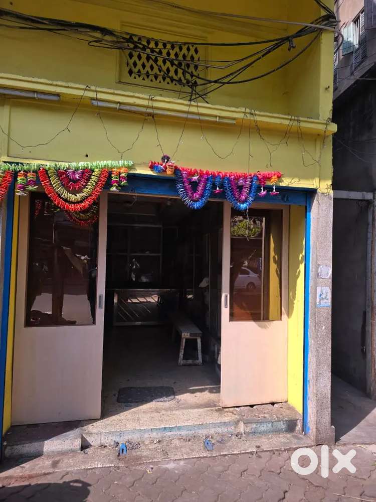 COMMERCIAL SHOP 260 SQ FT ON VIVEKANANDA ROAD NEAR MANIKTALA CROSSING