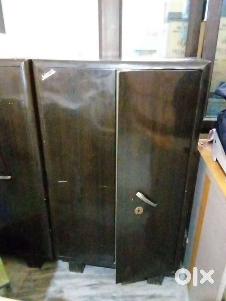 Small Steel Almirah for sale 4 feet