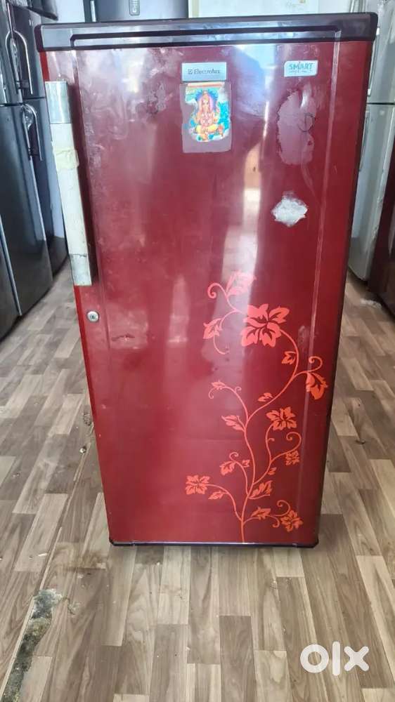 Electrolux single door 190 fridge liters free home delivery.