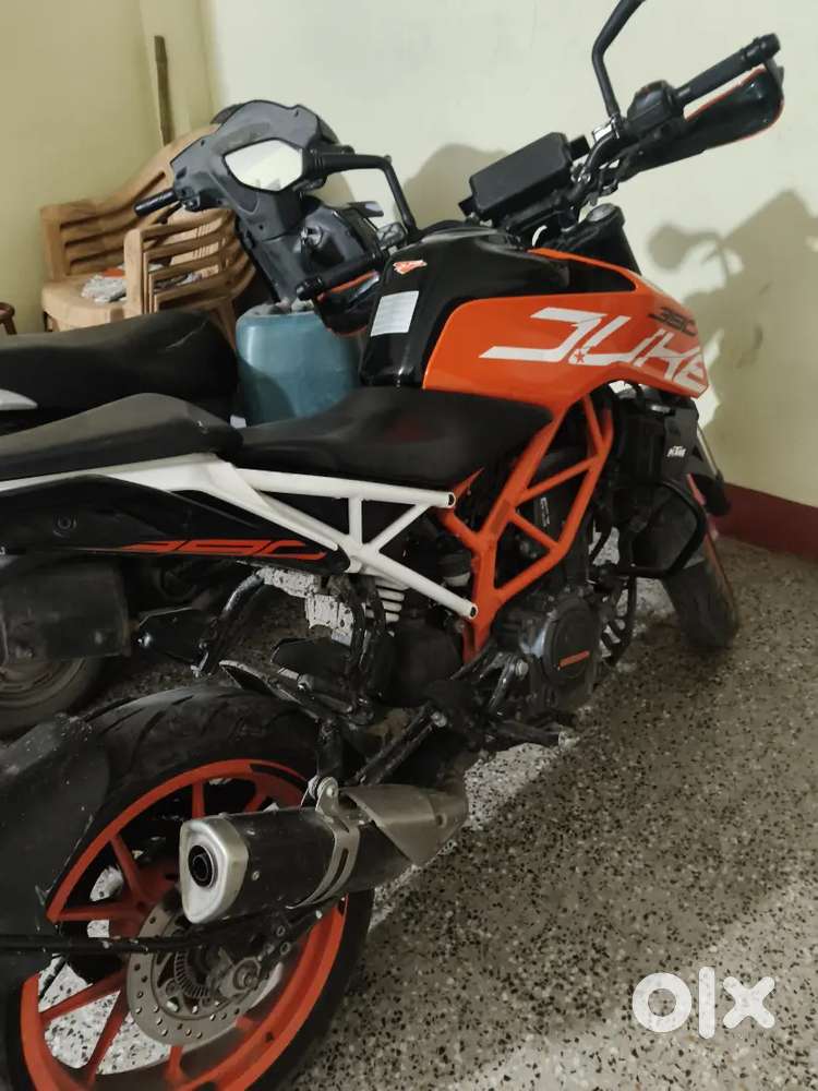 Ktm duke 390 is a best recing bike