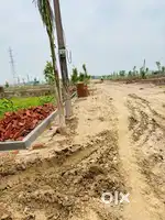 Beutiful plot ni 102 gaj and beutiful house 100 gaj
